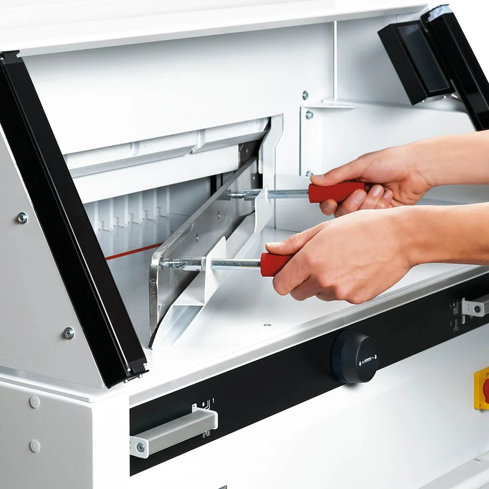 VRCut Ready Triumph 6660 Paper Cutter - Image 2